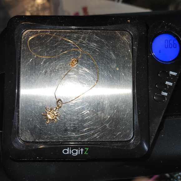 Solid Yellow Gold Sun Charm & Bracelet - Picture 5 of 9